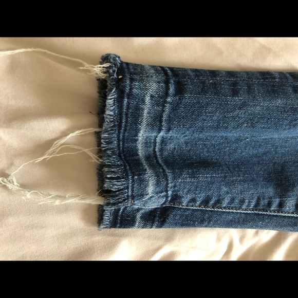 Good American Jeans - Picture 4 of 5